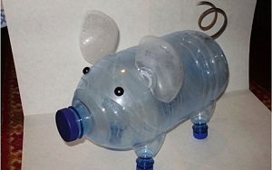 Як робити свиню з пластикових пляшок. Керівництво по створенню порося з пластикової пляшки