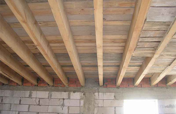 Як робити деревяні перекриття між поверхами. Влаштування деревяних перекриттів між поверхами: розрахунок і схеми монтажу
