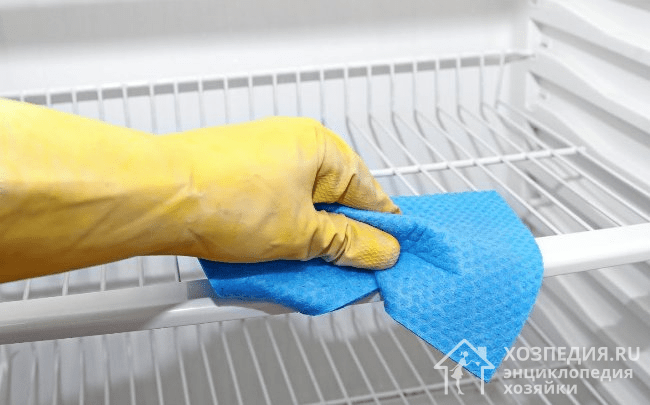 Відмити поверхню холодильника. Як відмити холодильник всередині від плям і запаху? лимон в поєднанні з содою або вугіллям