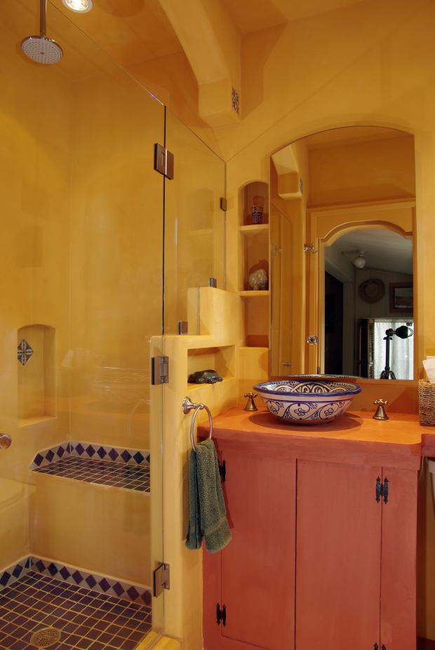 Дизайн ванної кімнати з вбудованим душем. Інтерєр суміщеного санвузла з душовою кабіною