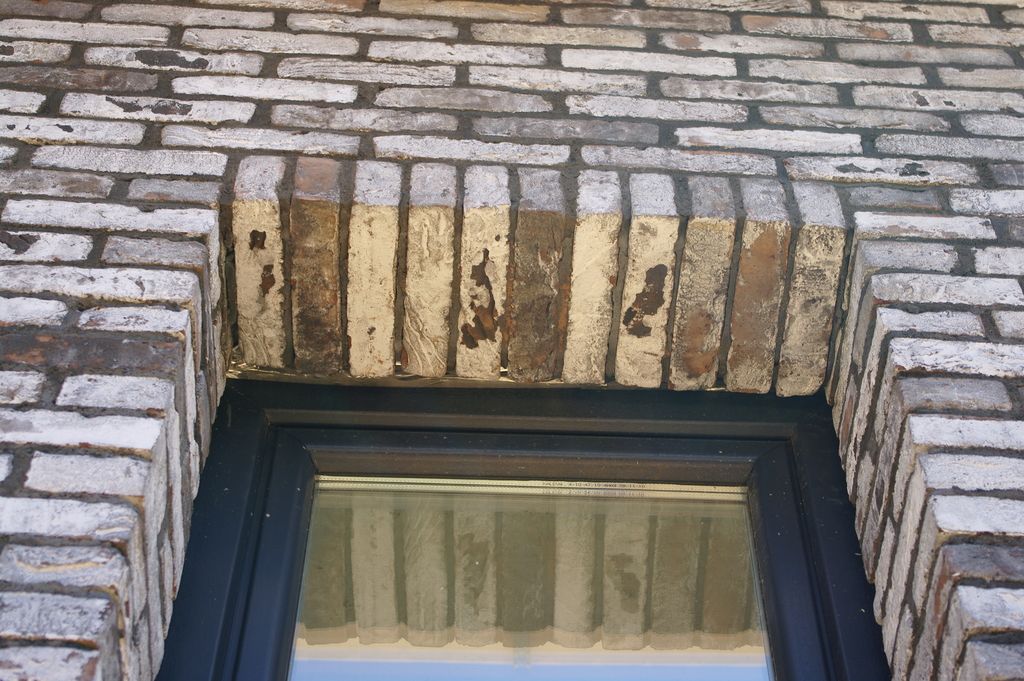 Перемички віконних прорізів. Перемички віконні: залізобетонні, пластикові та інші конструкції, розміри