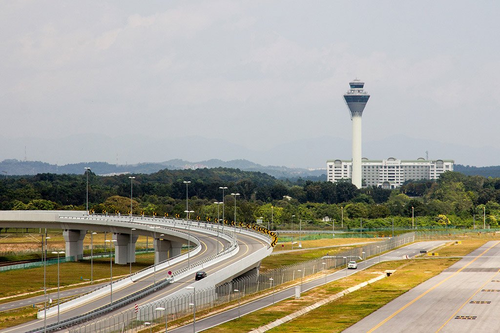 Як дістатися з аеропорту куала-лумпур до центру міста і в зворотному напрямку.