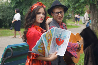 Слова циганки яка прийшла на день народження. Привітання циганки на ювілей жінці