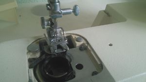 Ремонт швейної машинки зінгер. Ремонт швейних машин і оверлоків як полагодити човник в швейній машині