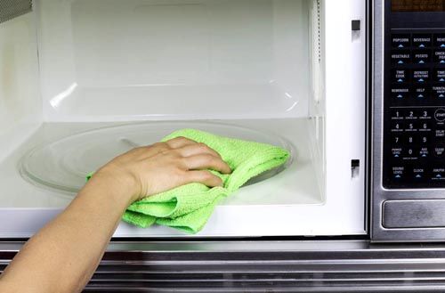 Як ефективно помити мікрохвильовку всередині і зовні. Як в домашніх умовах швидко помити мікрохвильовку всередині? як помити мікрохвильовку всередині лимонною кислотою