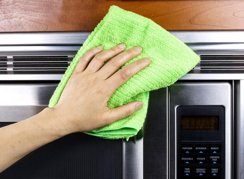 Як ефективно помити мікрохвильовку всередині і зовні. Як в домашніх умовах швидко помити мікрохвильовку всередині? як помити мікрохвильовку всередині лимонною кислотою