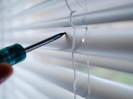 Memperbaiki Venetian Blind yang Macet Tanpa Membongkarnya